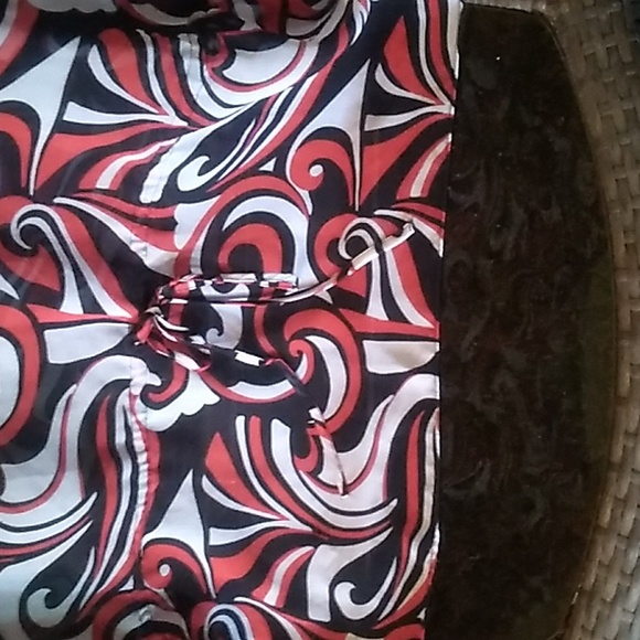 Chaps 1X Red, Black, White  Design Sheer 3/4 Sleeves Like New - Picture 4 of 7